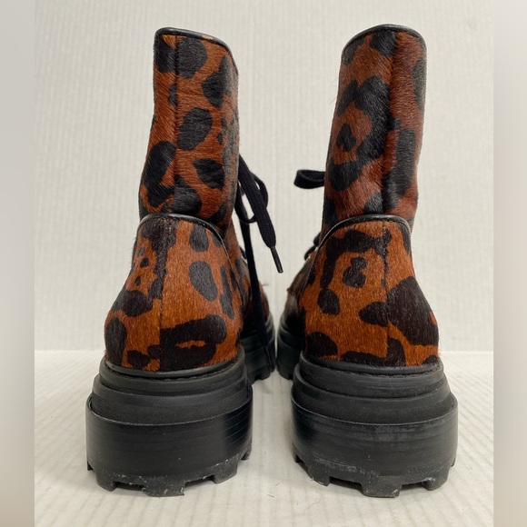 Schutz Revolve Maylova Combat Boots Leopard Lace Up Lug Soles Women's Size 8 - Picture 4 of 6